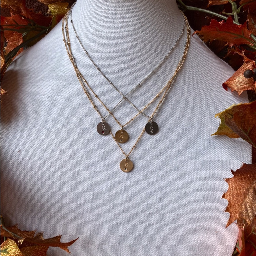 Custom initial necklace - Picture 4 of 5